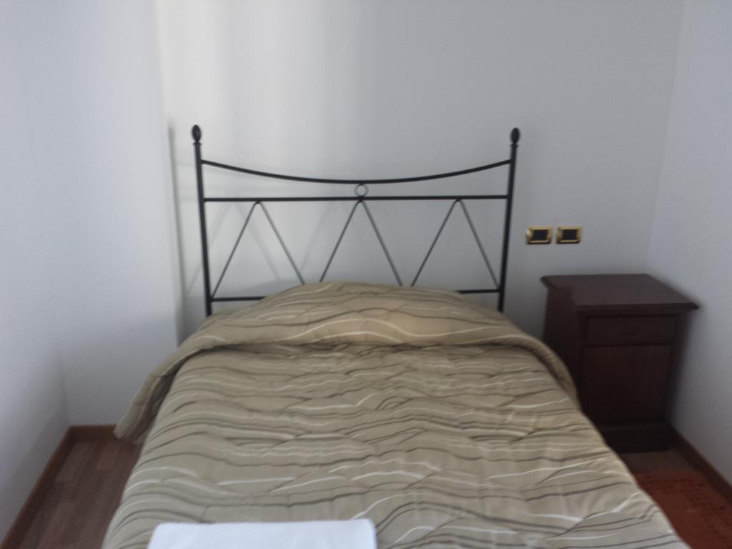 Farmstay Alloggio Cort Di Branc Povoletto Habitación foto
